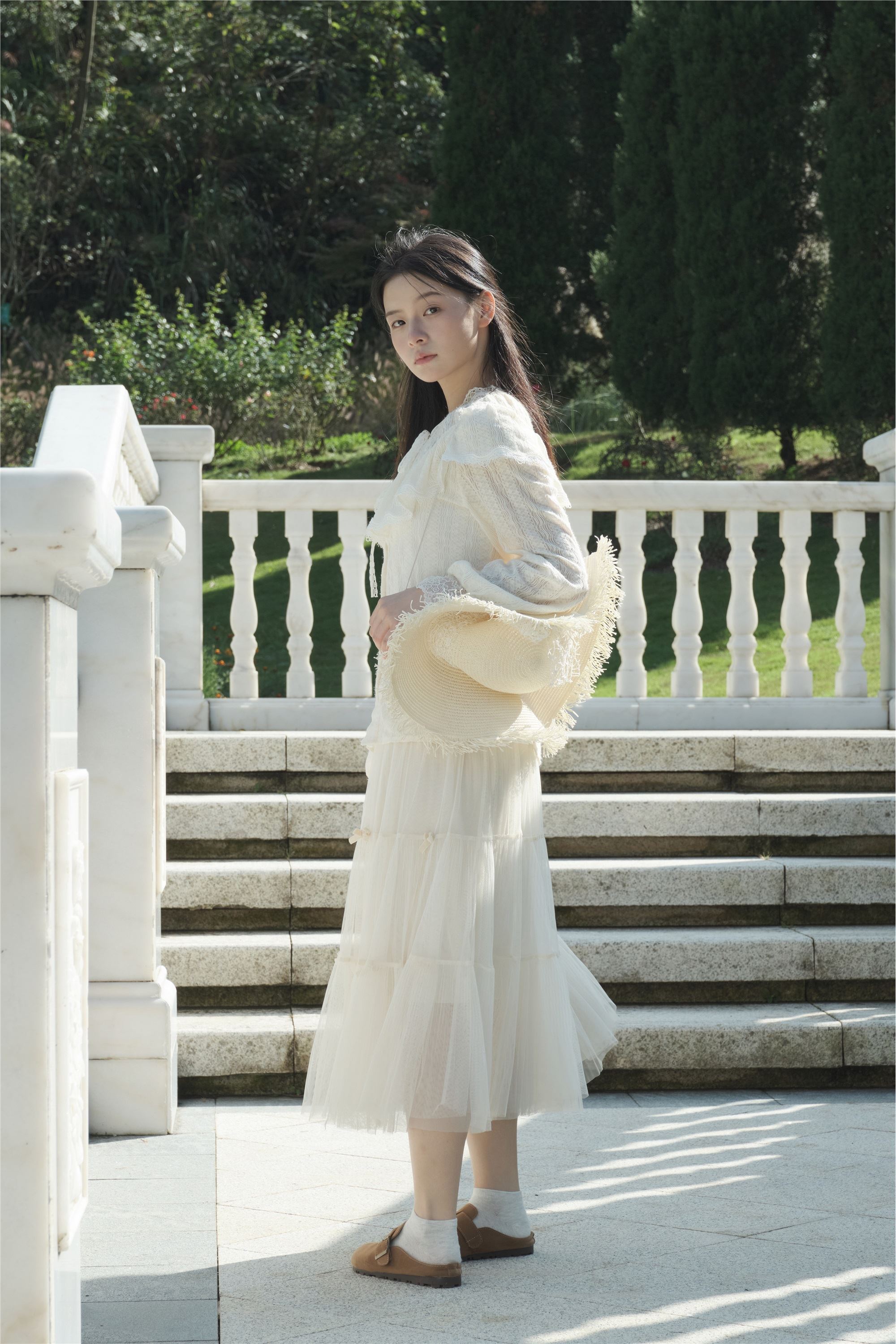 YITUYU艺图语 2025.01.02 秋游 蝴蝶妹妹